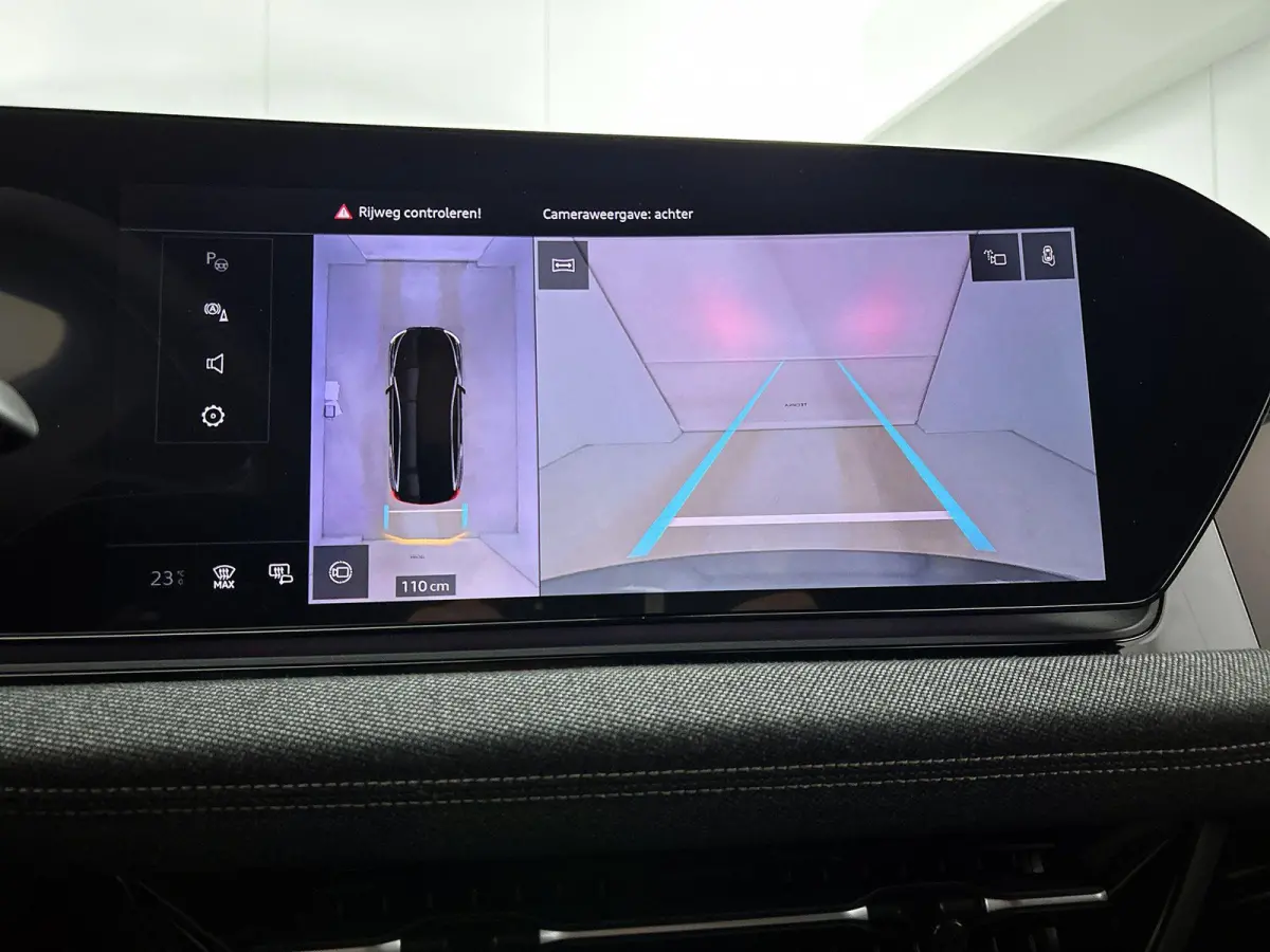 S edition 83 kWh | Navigatie | Apple Carplay | Adaptieve Cruise Control | Achteruitrij Camera | Climate Control | Privacy glas | Matrix Koplampen | Tech Pakket Plus | Omgeving camera's | MMI