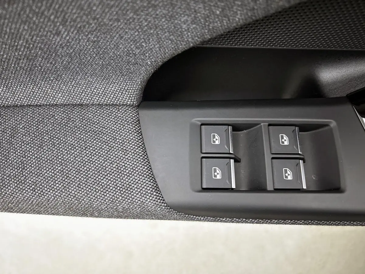 S edition 83 kWh | Navigatie | Apple Carplay | Adaptieve Cruise Control | Achteruitrij Camera | Climate Control | Privacy glas | Matrix Koplampen | Tech Pakket Plus | Omgeving camera's | MMI