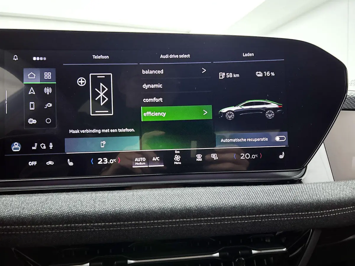 S edition 83 kWh | Navigatie | Apple Carplay | Adaptieve Cruise Control | Achteruitrij Camera | Climate Control | Privacy glas | Matrix Koplampen | Tech Pakket Plus | Omgeving camera's | MMI