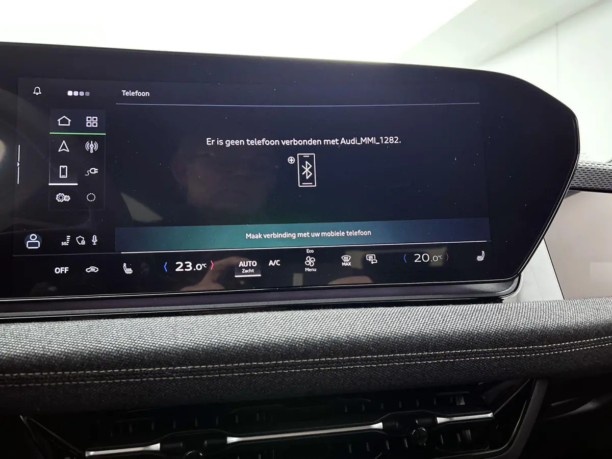 S edition 83 kWh | Navigatie | Apple Carplay | Adaptieve Cruise Control | Achteruitrij Camera | Climate Control | Privacy glas | Matrix Koplampen | Tech Pakket Plus | Omgeving camera's | MMI