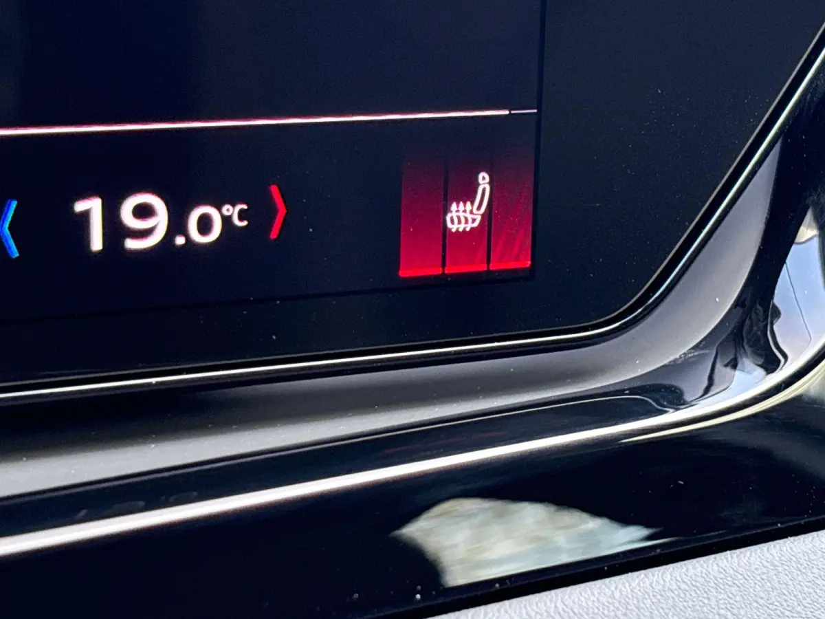 2.0 e-hybrid quattro S edition Competition | Luchtvering | Bang & Olufsen | Trekhaak |  Stoelverwarming |