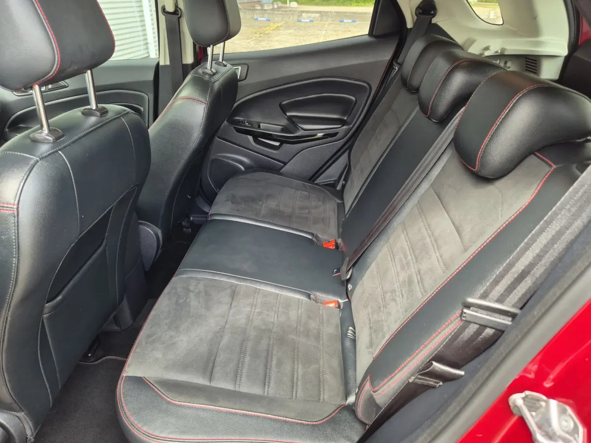 1.0 EcoBoost Titanium,Automaat,Navigatie,stoel-stuur-voorruit verwarming,schuifdak