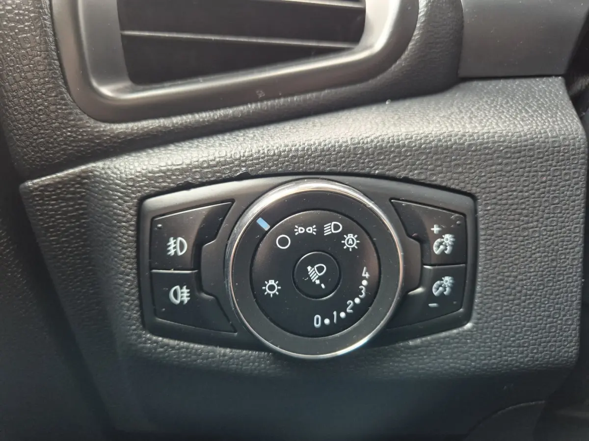 1.0 EcoBoost Titanium,Automaat,Navigatie,stoel-stuur-voorruit verwarming,schuifdak
