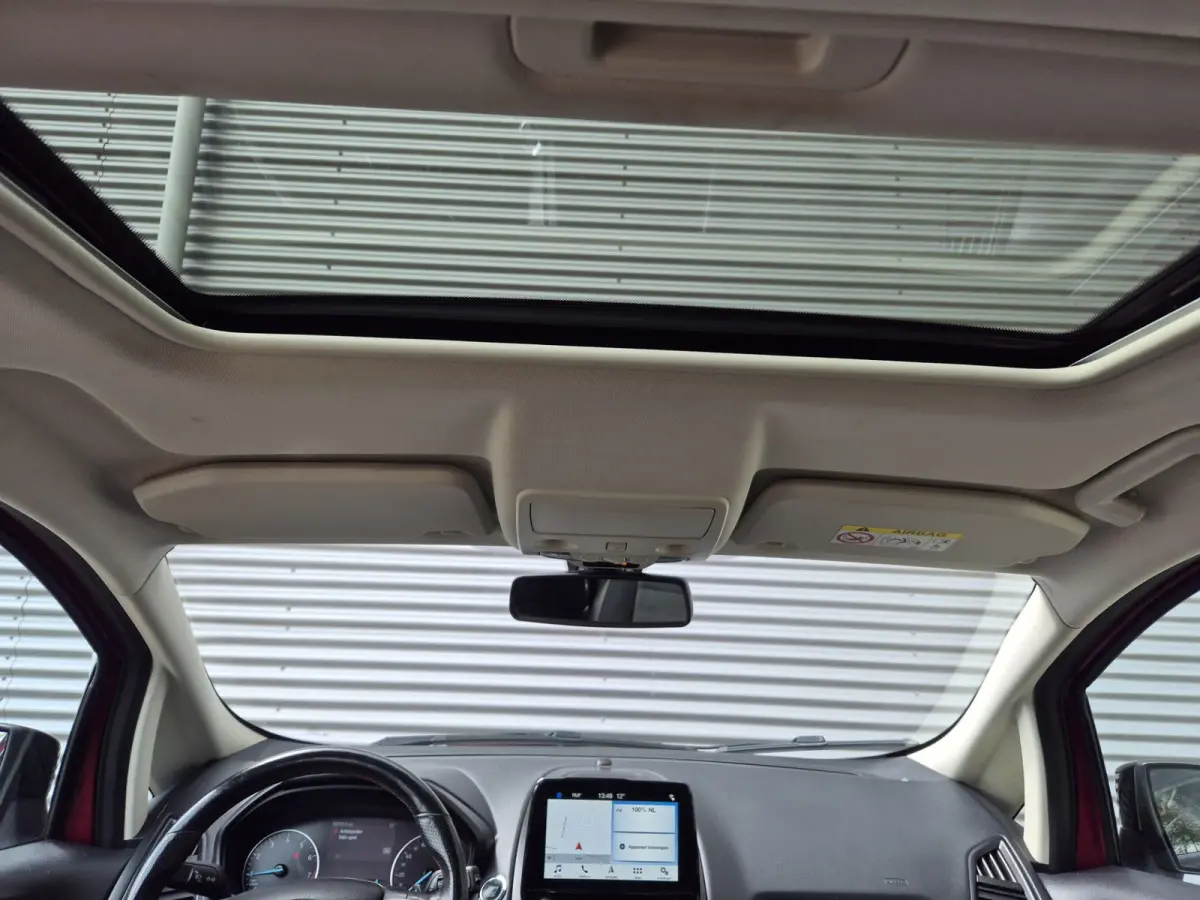 1.0 EcoBoost Titanium,Automaat,Navigatie,stoel-stuur-voorruit verwarming,schuifdak