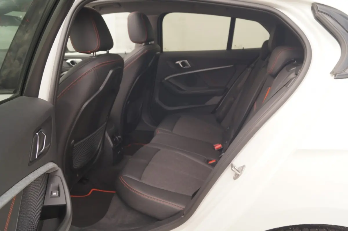 118i Sportline Business Edition -PANO-ECC-CAM-PDC-