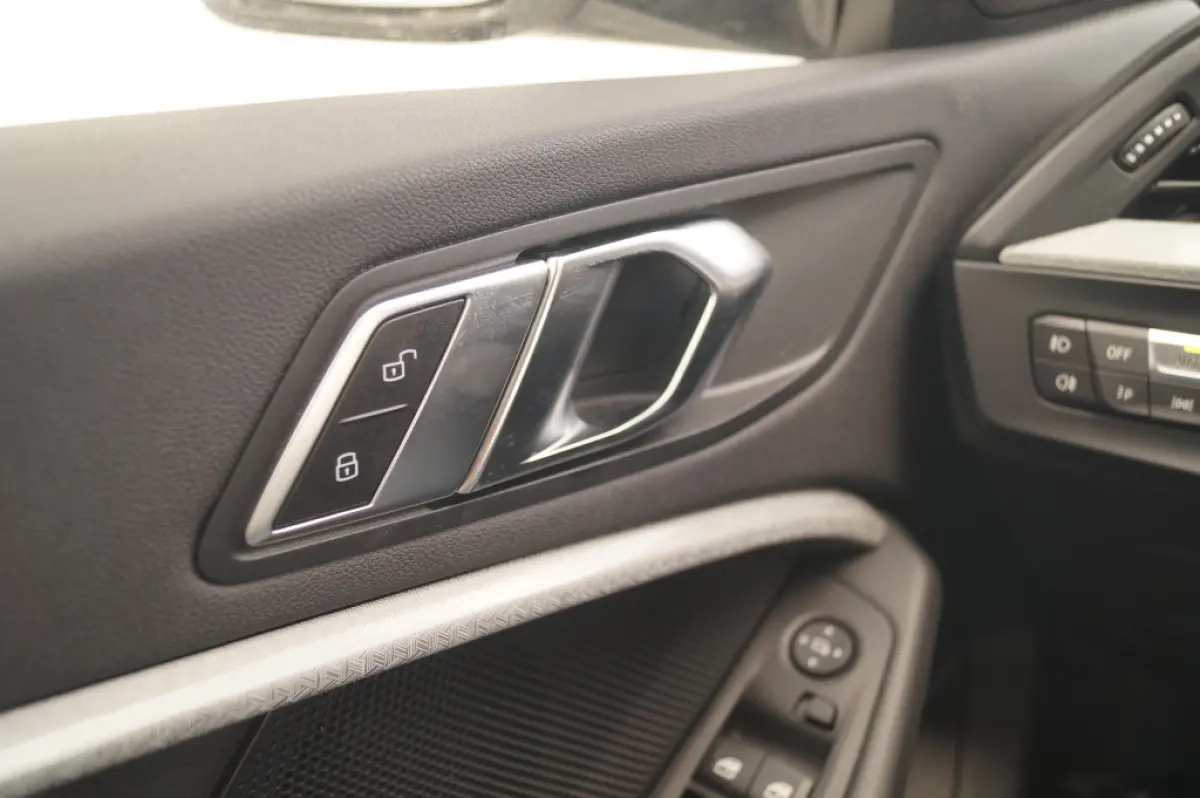 118i Sportline Business Edition -PANO-ECC-CAM-PDC-