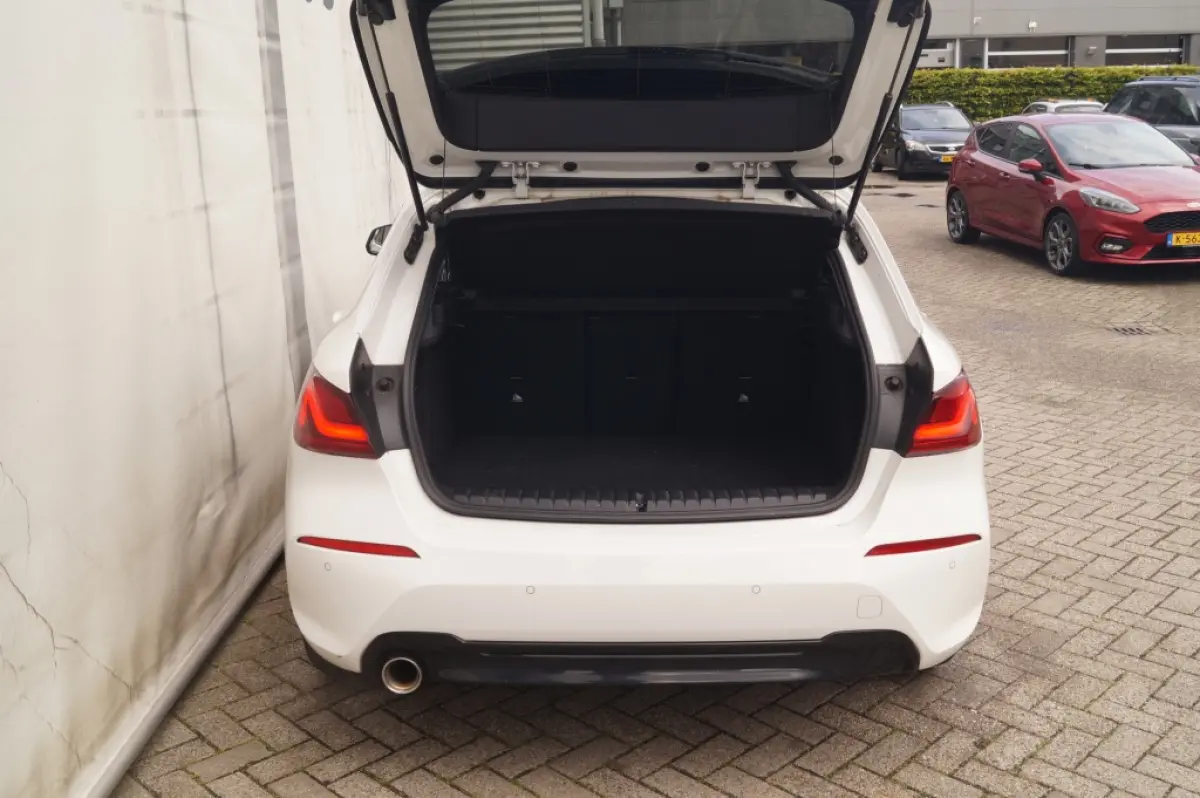 118i Sportline Business Edition -PANO-ECC-CAM-PDC-