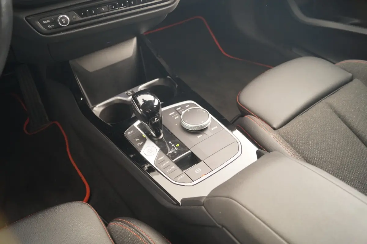 118i Sportline Business Edition -PANO-ECC-CAM-PDC-