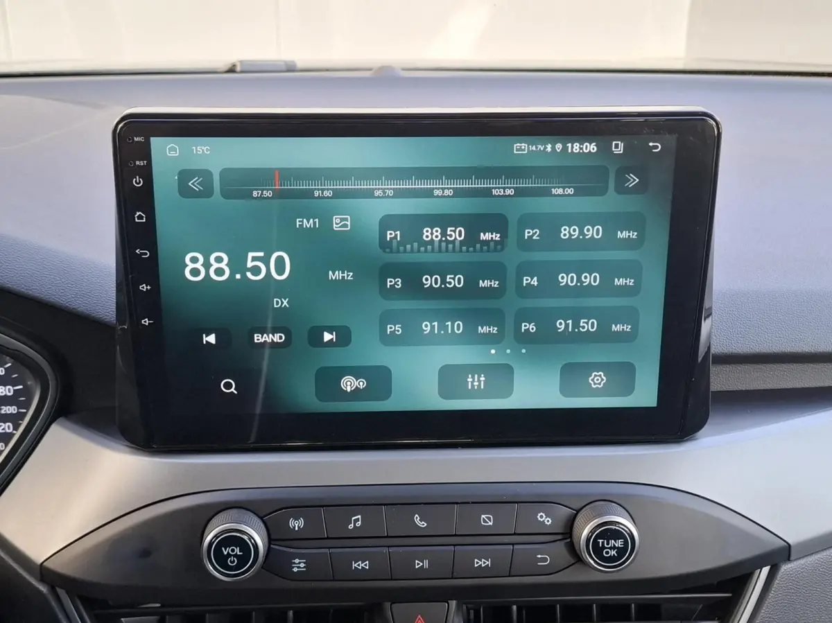 1.0 EcoBoost Trend Edition / CARPLAY / MAPS / ENZ.