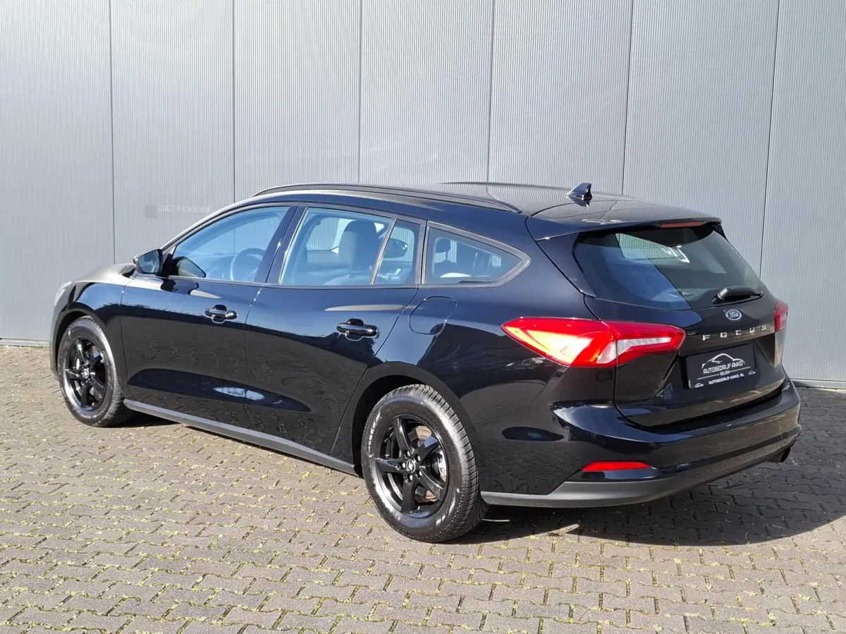 1.0 EcoBoost Trend Edition / CARPLAY / MAPS / ENZ.