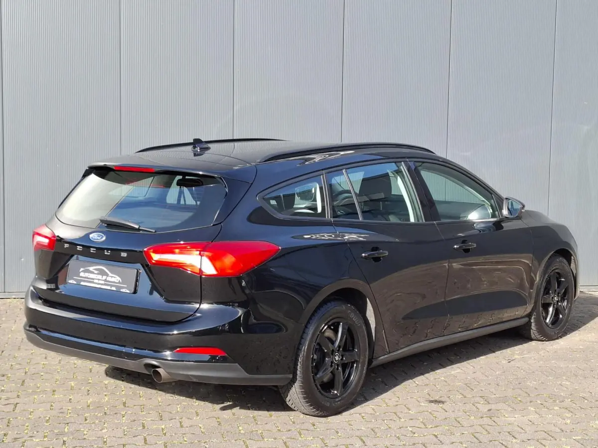 1.0 EcoBoost Trend Edition / CARPLAY / MAPS / ENZ.