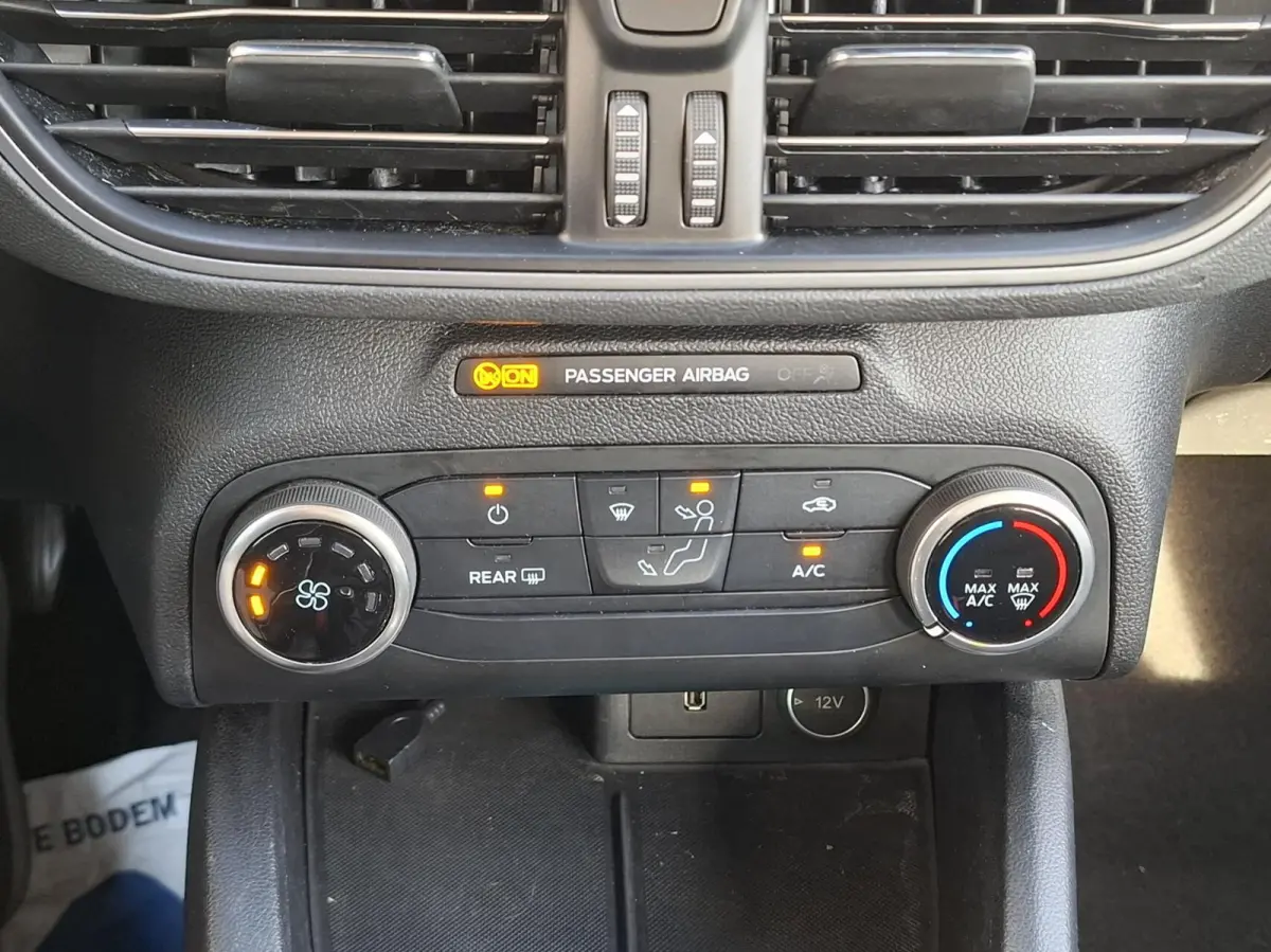 1.0 EcoBoost Trend Edition / CARPLAY / MAPS / ENZ.