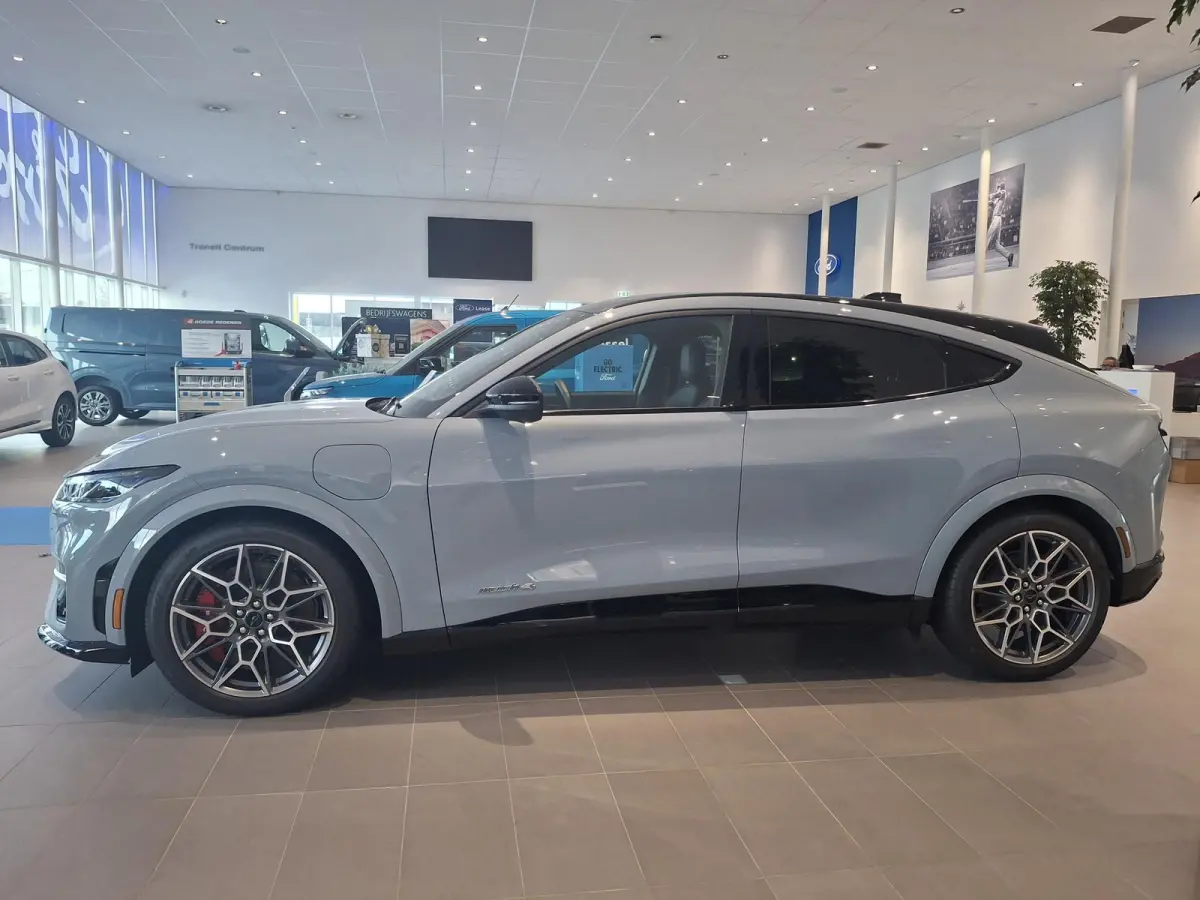 GT Extended AWD 91 kWh | FORD PERFORMANCE SPORTSTOELEN | MAGNERIDE ADAPTIEVE SCHOKDEMPERS | GT-BADGING | 20-INCH LM VELGEN BRUSHED METAL | PANORAMADAK |