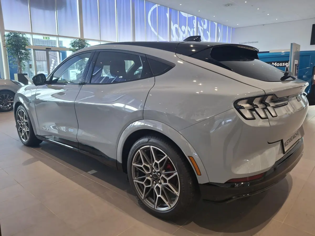 GT Extended AWD 91 kWh | FORD PERFORMANCE SPORTSTOELEN | MAGNERIDE ADAPTIEVE SCHOKDEMPERS | GT-BADGING | 20-INCH LM VELGEN BRUSHED METAL | PANORAMADAK |
