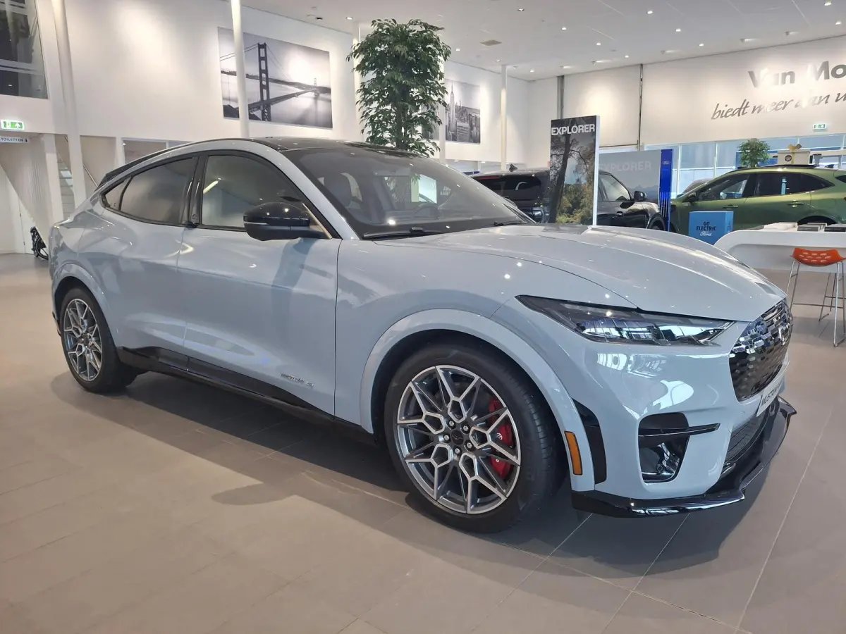 GT Extended AWD 91 kWh | FORD PERFORMANCE SPORTSTOELEN | MAGNERIDE ADAPTIEVE SCHOKDEMPERS | GT-BADGING | 20-INCH LM VELGEN BRUSHED METAL | PANORAMADAK |