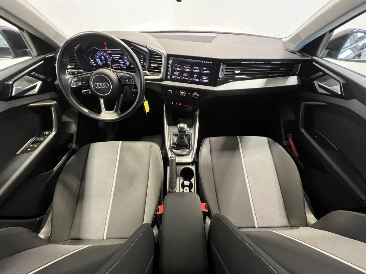 25 TFSI Pro Line | Lichtmetalen Velgen 15" | Cruise Control | Airco | Sportstuur | DAB |