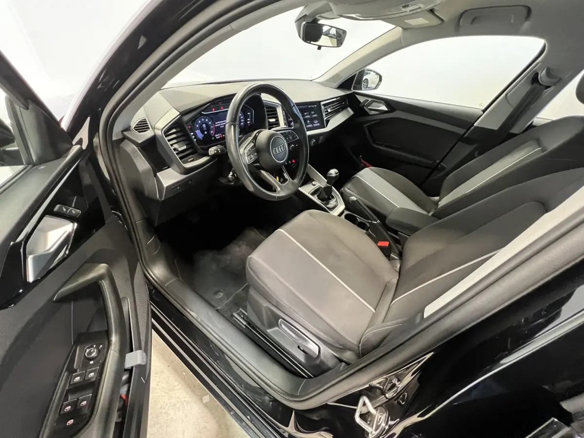 25 TFSI Pro Line | Lichtmetalen Velgen 15" | Cruise Control | Airco | Sportstuur | DAB |