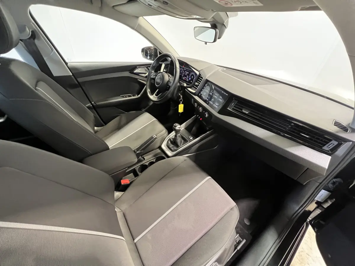 25 TFSI Pro Line | Lichtmetalen Velgen 15" | Cruise Control | Airco | Sportstuur | DAB |