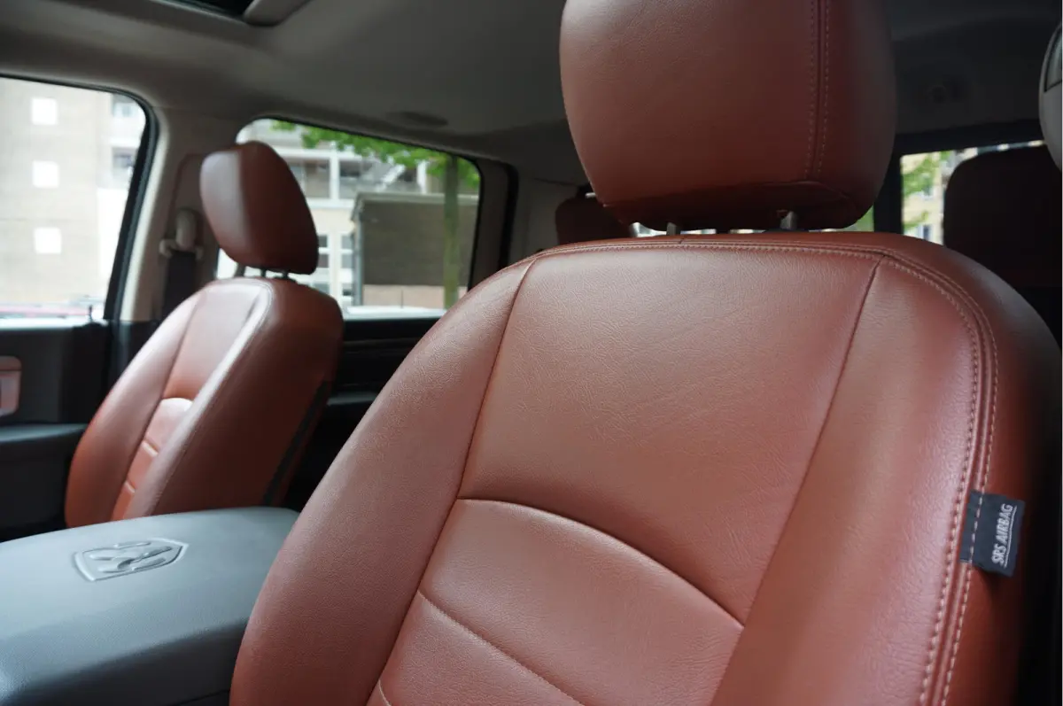 1500 5.7 V8 HEMI 4WD | BLACK OPTIC | Classic | 300L LPG | APPLE CARPLAY | Stoel- stuurverwarming | Navigatie | Pano-dak |