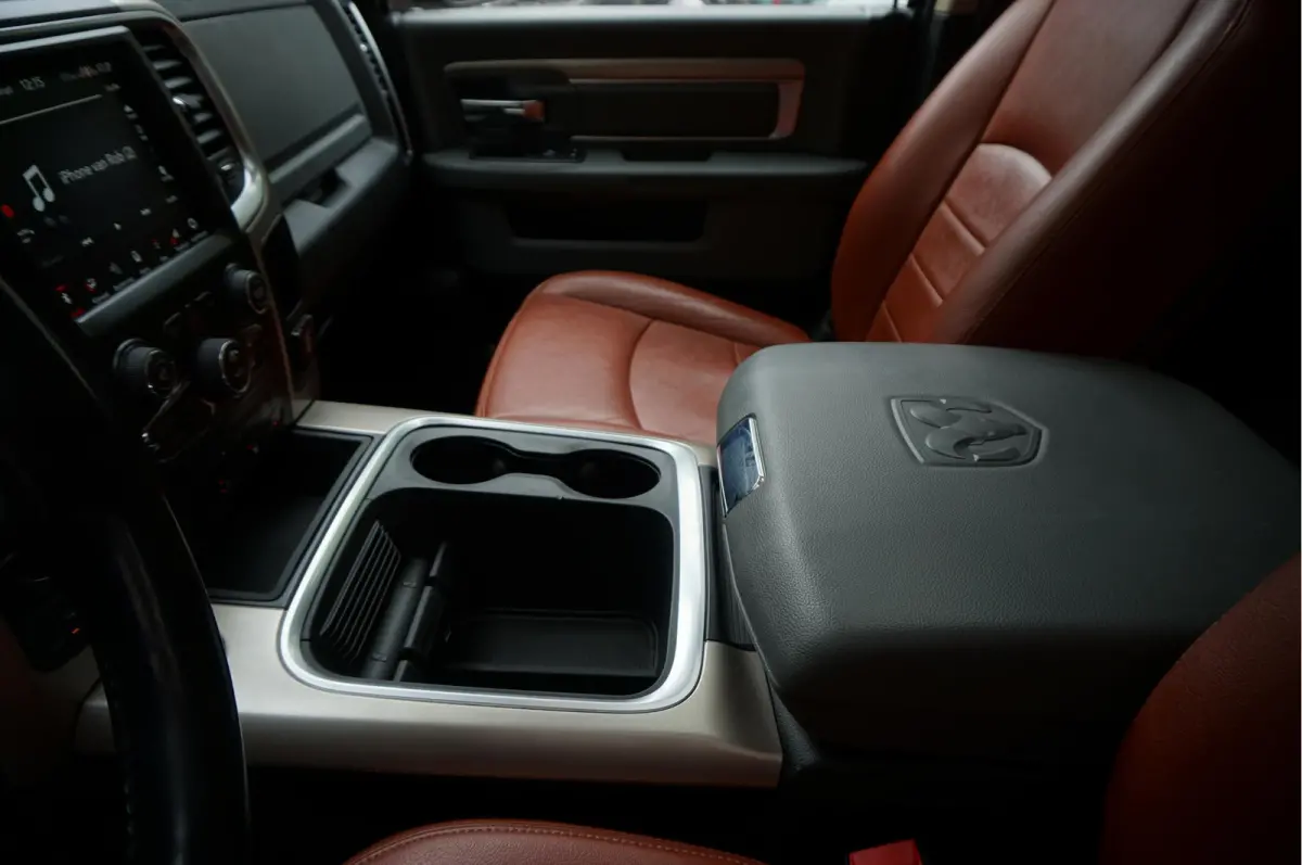 1500 5.7 V8 HEMI 4WD | BLACK OPTIC | Classic | 300L LPG | APPLE CARPLAY | Stoel- stuurverwarming | Navigatie | Pano-dak |