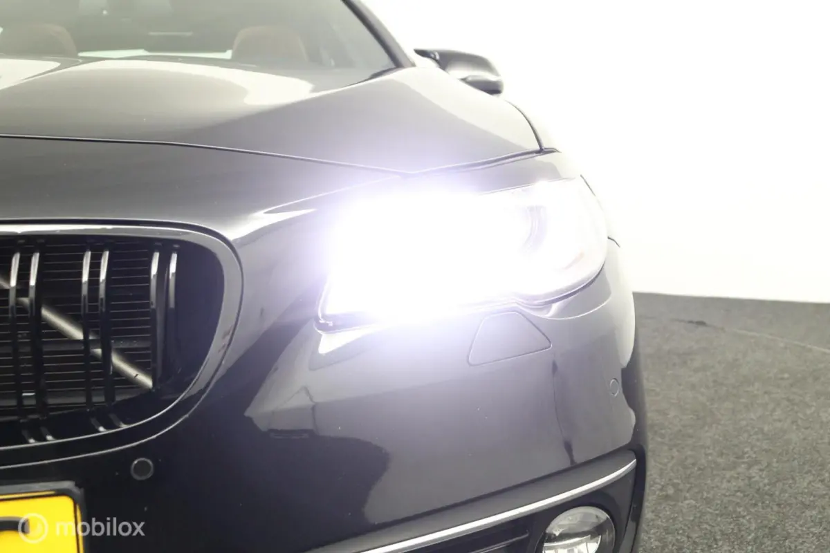 520i Luxury Edition 184 PK | M-Sport | Pano-Dak | elek. Stoelen | Stoelverwarming | Bruin leder | Stoelverwarming