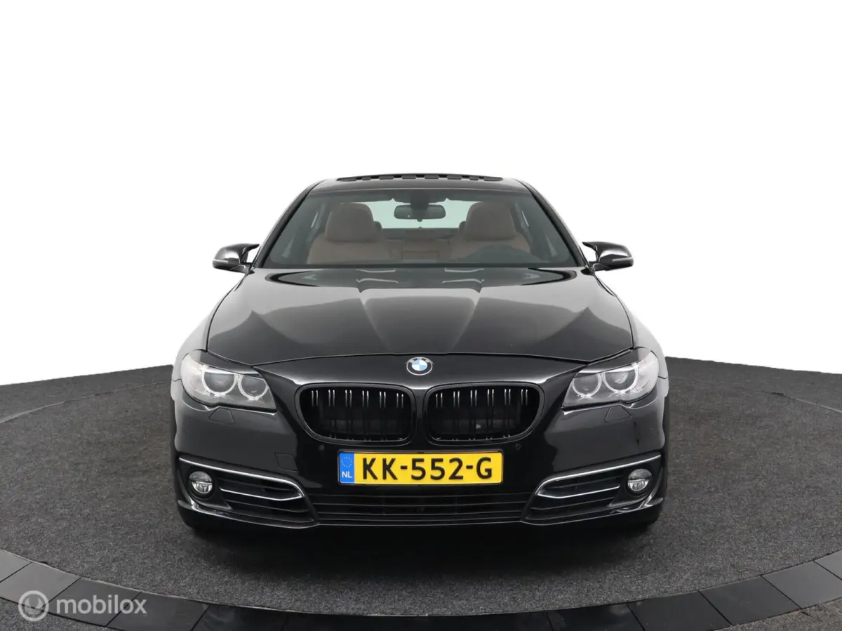 520i Luxury Edition 184 PK | M-Sport | Pano-Dak | elek. Stoelen | Stoelverwarming | Bruin leder | Stoelverwarming