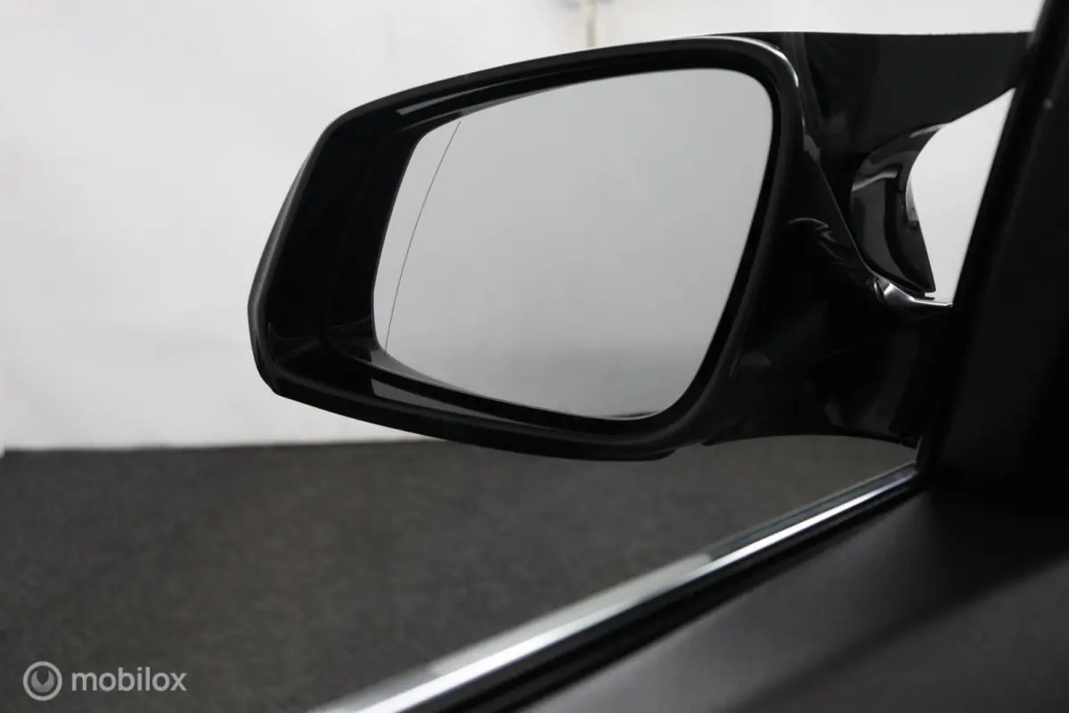 520i Luxury Edition 184 PK | M-Sport | Pano-Dak | elek. Stoelen | Stoelverwarming | Bruin leder | Stoelverwarming