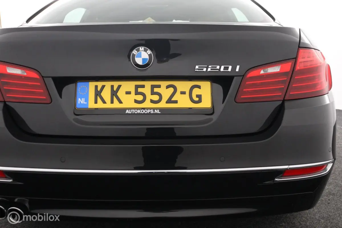 520i Luxury Edition 184 PK | M-Sport | Pano-Dak | elek. Stoelen | Stoelverwarming | Bruin leder | Stoelverwarming