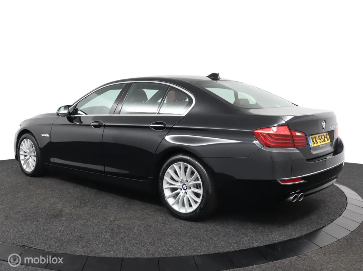 520i Luxury Edition 184 PK | M-Sport | Pano-Dak | elek. Stoelen | Stoelverwarming | Bruin leder | Stoelverwarming