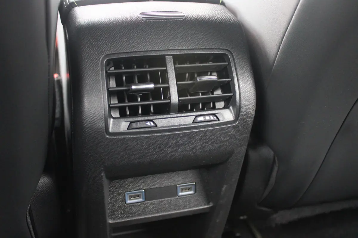 1.2 Hybrid 145PK AUTOMAAT GT | 360° CAMERA | DODEHOEK DETECTIE | KEYLESS ENTRY/START | ADAPTIVE CRUISE CONTROL | NAVIGATIE | DRAADLOZE APPLE CARPLAY/ANDROID AUTO | PARKEERSENSOREN VOOR + AC