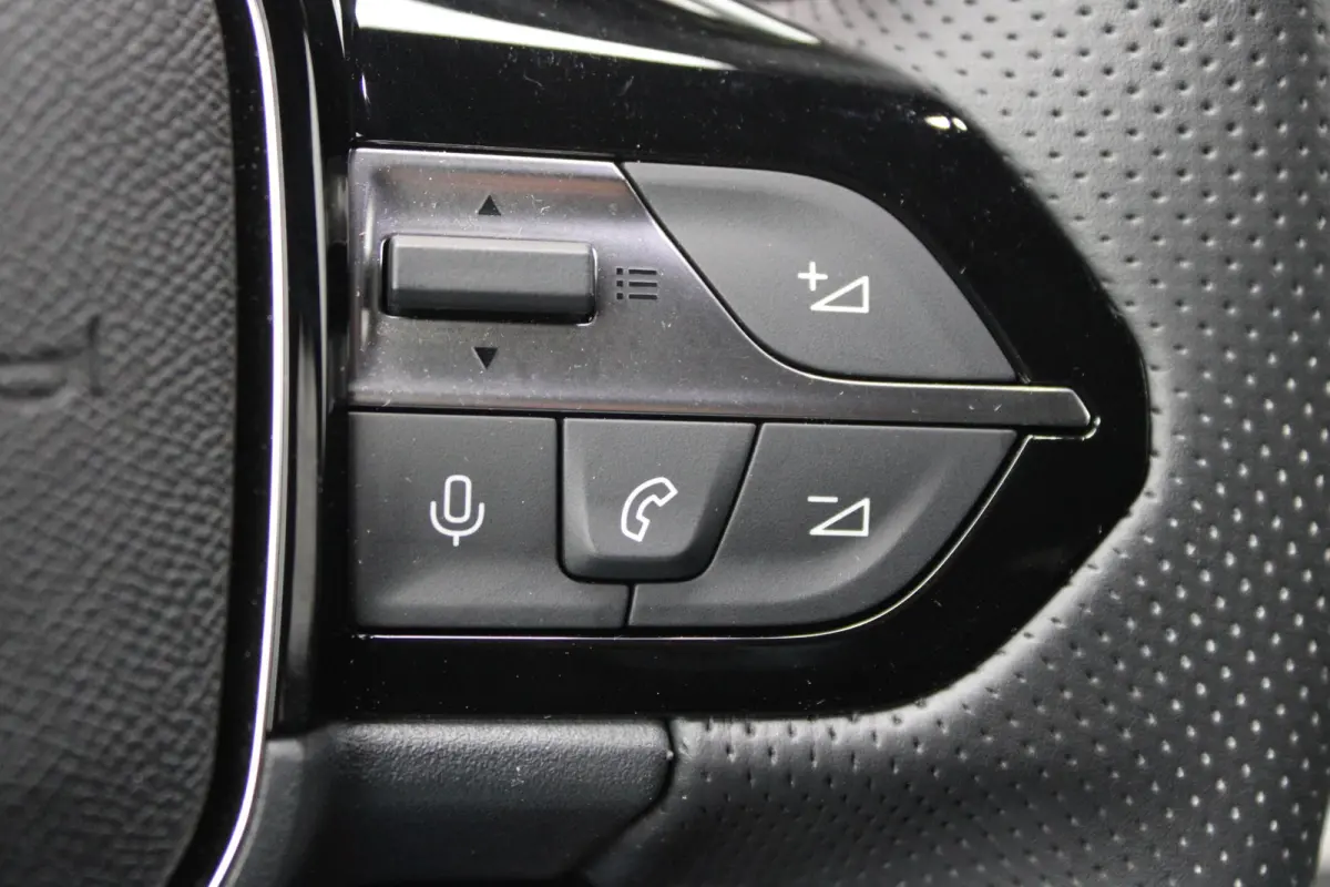 1.2 Hybrid 145PK AUTOMAAT GT | 360° CAMERA | DODEHOEK DETECTIE | KEYLESS ENTRY/START | ADAPTIVE CRUISE CONTROL | NAVIGATIE | DRAADLOZE APPLE CARPLAY/ANDROID AUTO | PARKEERSENSOREN VOOR + AC