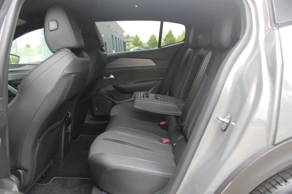 1.2 Hybrid 145PK AUTOMAAT GT | 360° CAMERA | DODEHOEK DETECTIE | KEYLESS ENTRY/START | ADAPTIVE CRUISE CONTROL | NAVIGATIE | DRAADLOZE APPLE CARPLAY/ANDROID AUTO | PARKEERSENSOREN VOOR + AC