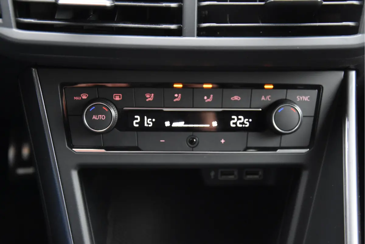 1.0 TSI 2X R-Line Highline VOL!! Business-R NAP 1e eigenaar
