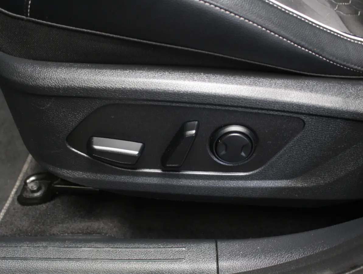1.6 T-GDi Hybrid GT-Line CLIMATE | STOEL/STUURVERW | ELECSTOELVERST | CARPLAY | PANODAK | AFNBTRHAAK | LEDER | DAB | CAMERA | ADAPCRUISE | LED