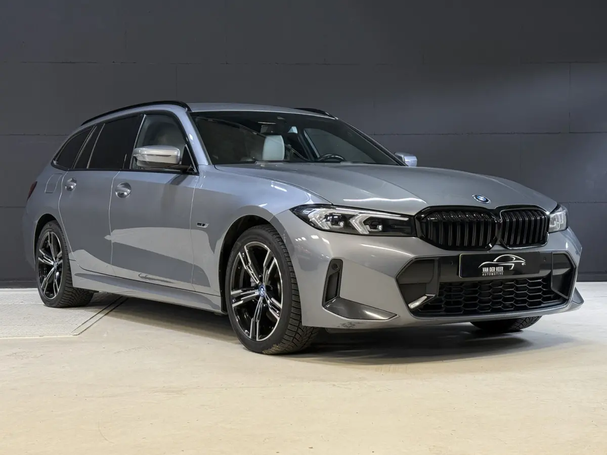 330e | M-pakket | Facelift | Lederen sportstoelen | Harman/Kardon | Sfeerverlichting | Full LED