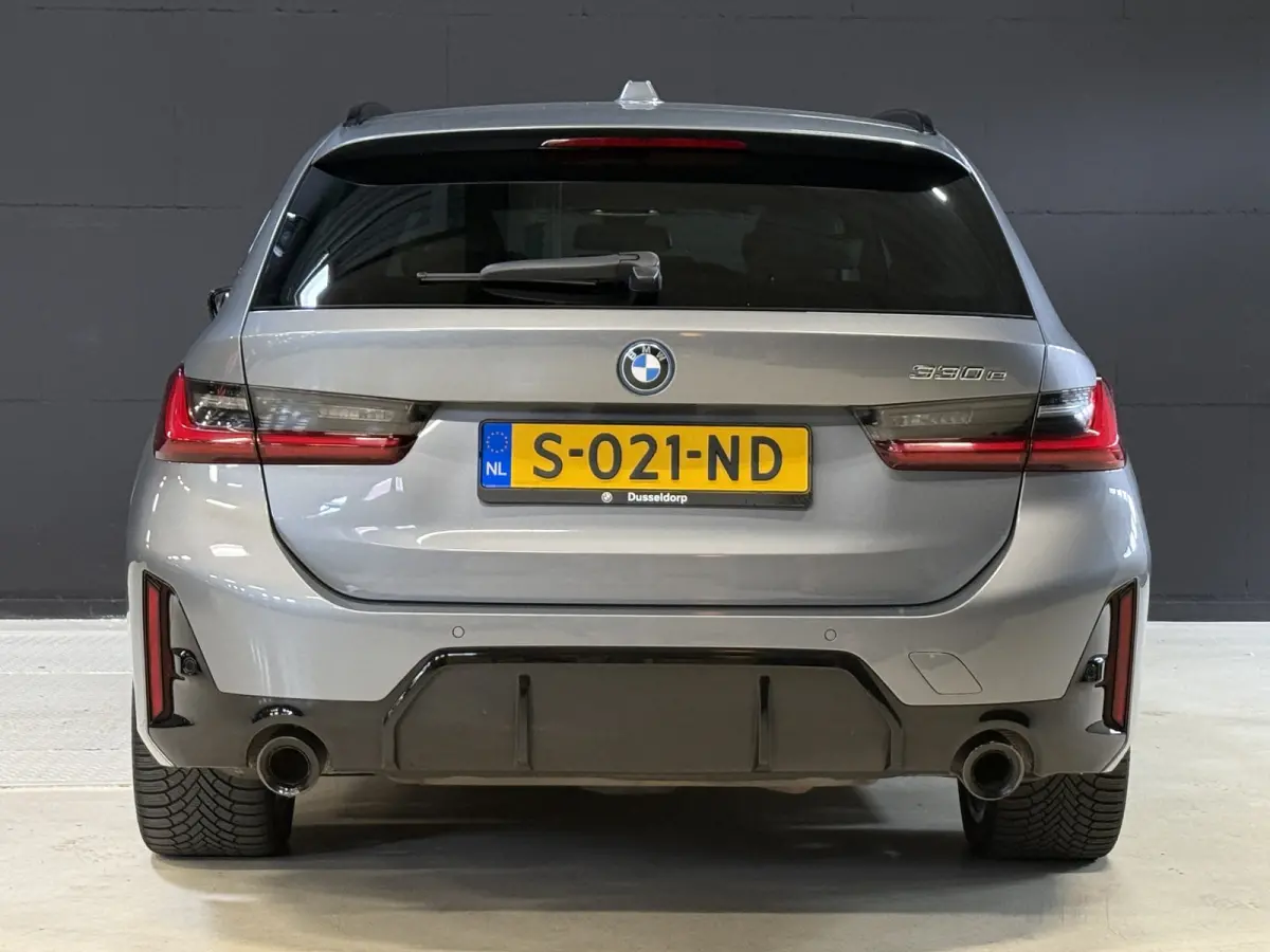 330e | M-pakket | Facelift | Lederen sportstoelen | Harman/Kardon | Sfeerverlichting | Full LED