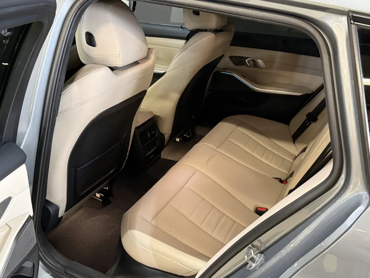 330e | M-pakket | Facelift | Lederen sportstoelen | Harman/Kardon | Sfeerverlichting | Full LED