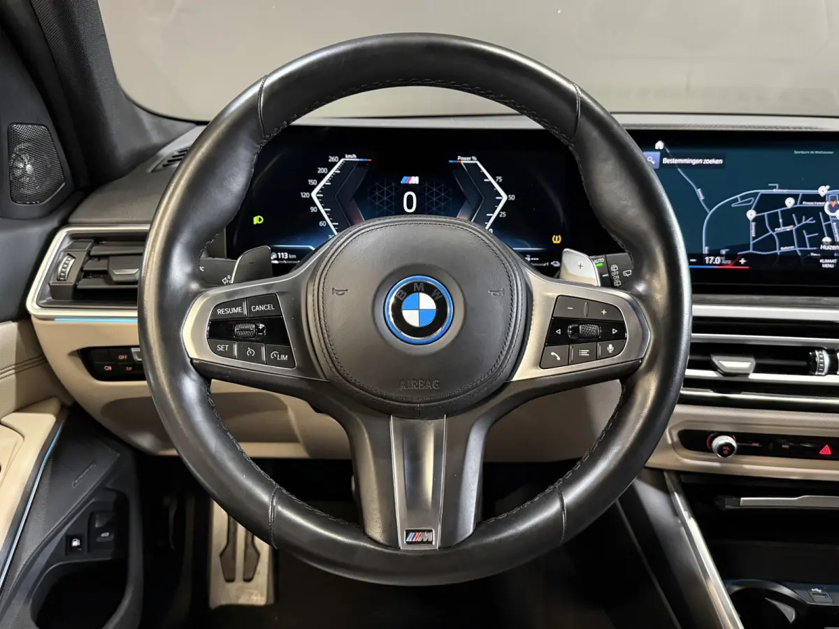 330e | M-pakket | Facelift | Lederen sportstoelen | Harman/Kardon | Sfeerverlichting | Full LED