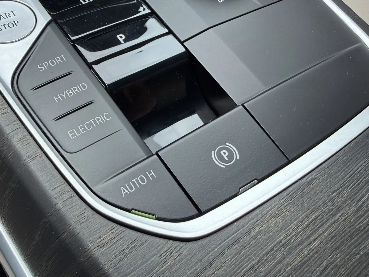330e | M-pakket | Facelift | Lederen sportstoelen | Harman/Kardon | Sfeerverlichting | Full LED