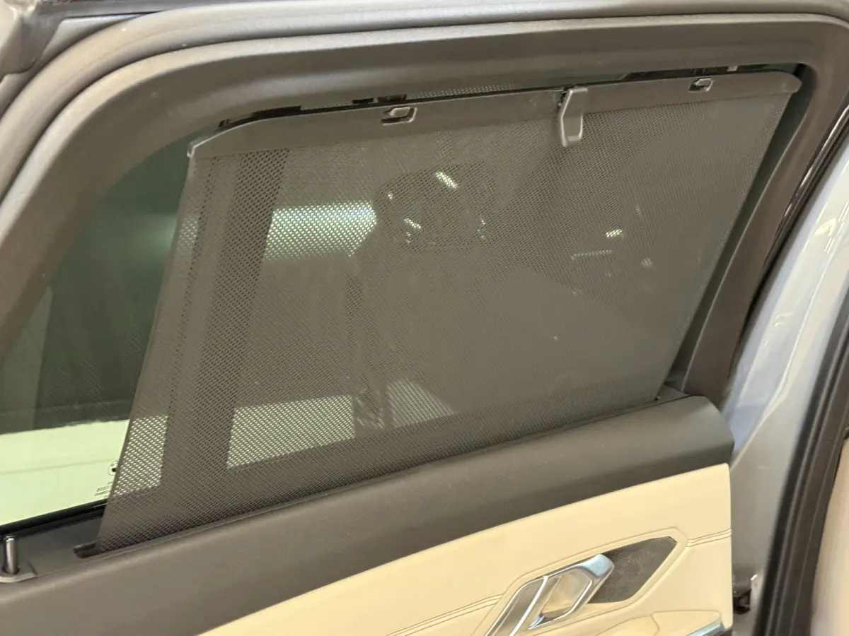 330e | M-pakket | Facelift | Lederen sportstoelen | Harman/Kardon | Sfeerverlichting | Full LED
