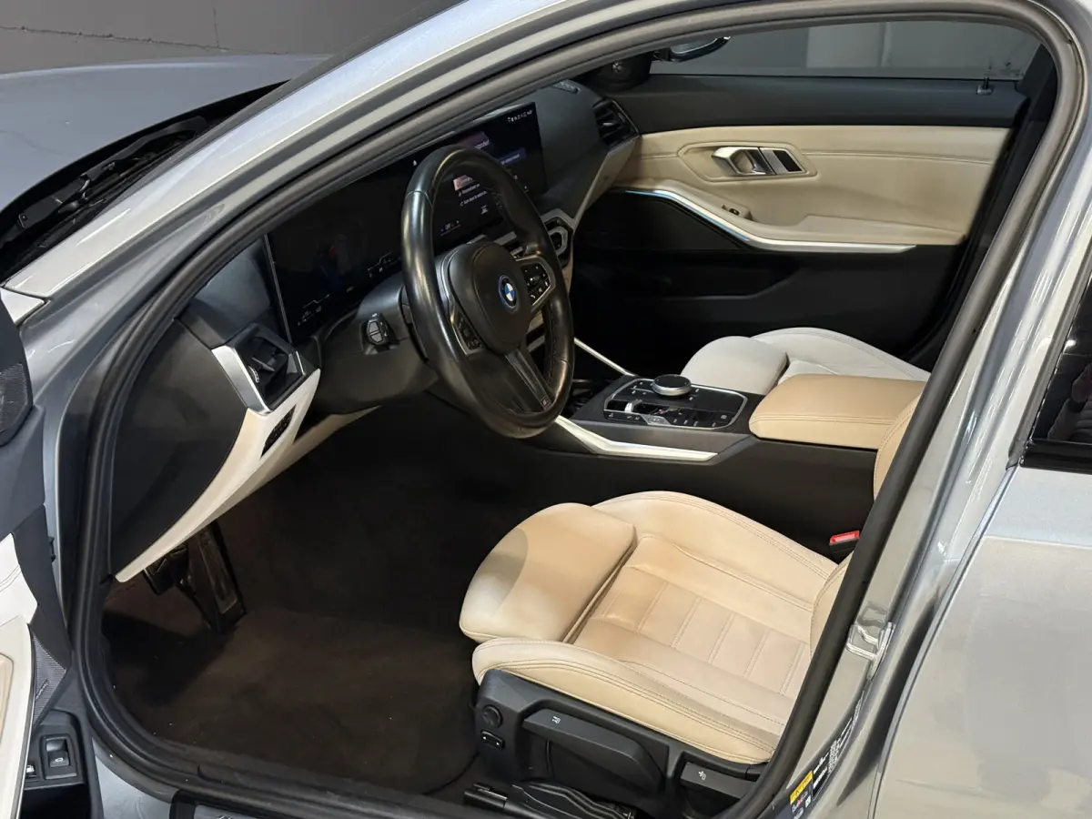 330e | M-pakket | Facelift | Lederen sportstoelen | Harman/Kardon | Sfeerverlichting | Full LED