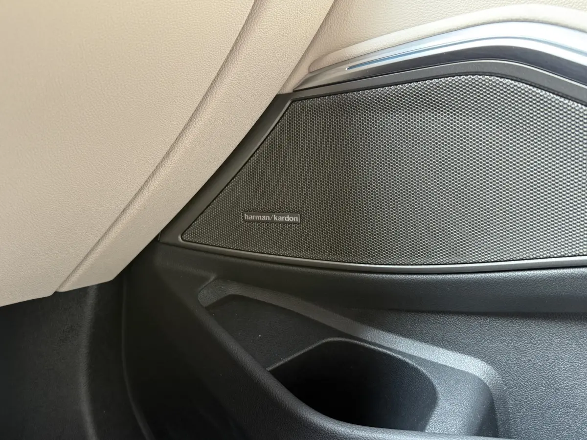 330e | M-pakket | Facelift | Lederen sportstoelen | Harman/Kardon | Sfeerverlichting | Full LED