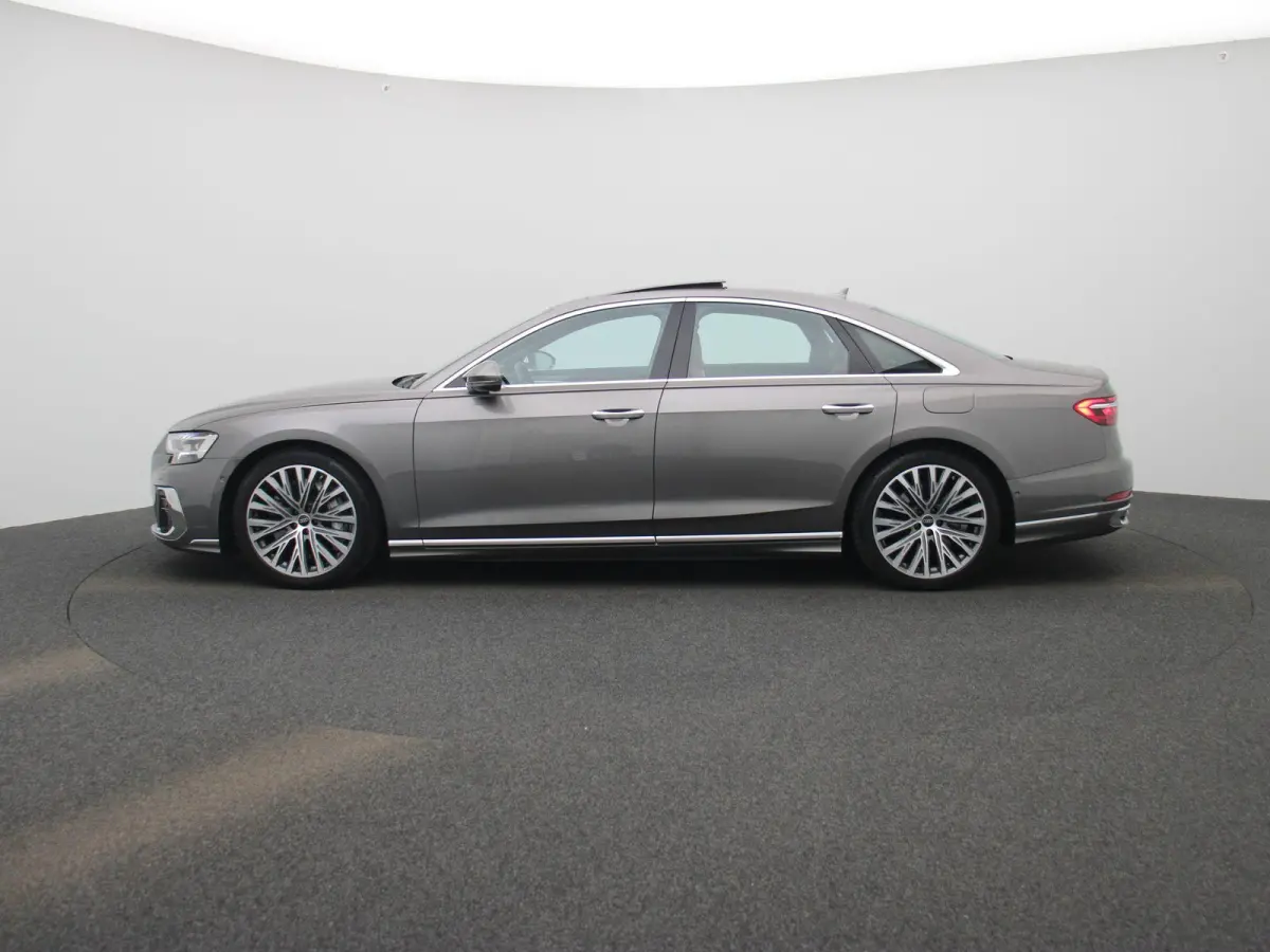 60 TFSI e quattro | PANORAMADAK | SOFTCLOSE | HEAD-UP | STOELKOELING & VERWARMING | MEMORY | B&O | S LINE IN & EXTERIEUR | VIRTUEEL | 360 CAMERA | LEDER | LED MATRIX | 12 MAANDEN BOVAG GARAN