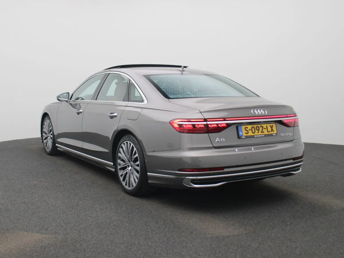 60 TFSI e quattro | PANORAMADAK | SOFTCLOSE | HEAD-UP | STOELKOELING & VERWARMING | MEMORY | B&O | S LINE IN & EXTERIEUR | VIRTUEEL | 360 CAMERA | LEDER | LED MATRIX | 12 MAANDEN BOVAG GARAN