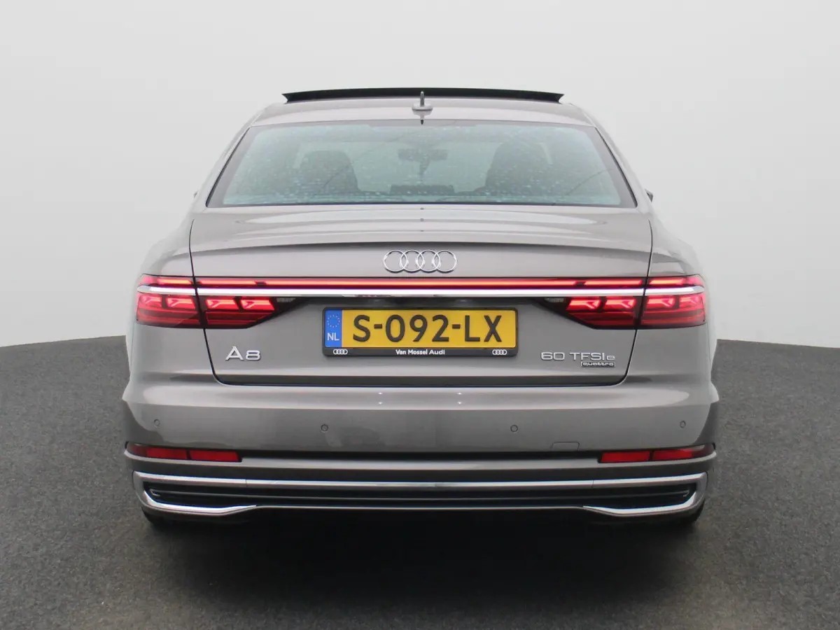 60 TFSI e quattro | PANORAMADAK | SOFTCLOSE | HEAD-UP | STOELKOELING & VERWARMING | MEMORY | B&O | S LINE IN & EXTERIEUR | VIRTUEEL | 360 CAMERA | LEDER | LED MATRIX | 12 MAANDEN BOVAG GARAN