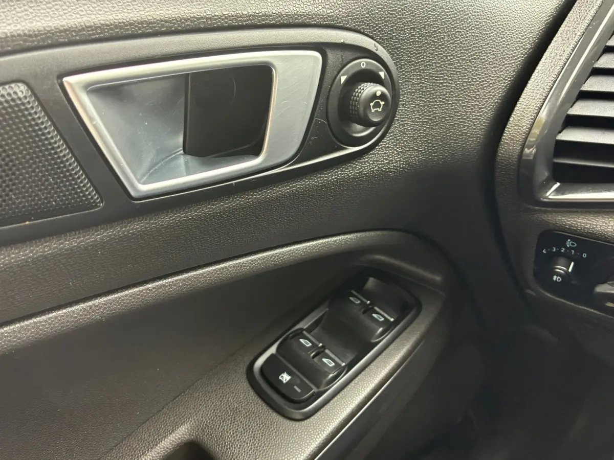 1.0 EcoBoost Titanium | Leder + Clima + Cruise nu €7.975,-!!