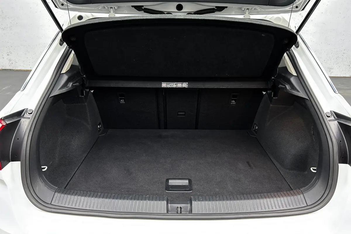 1.0 TSI Style | Adaptieve cruise control | Navigatie | Parkeersensoren