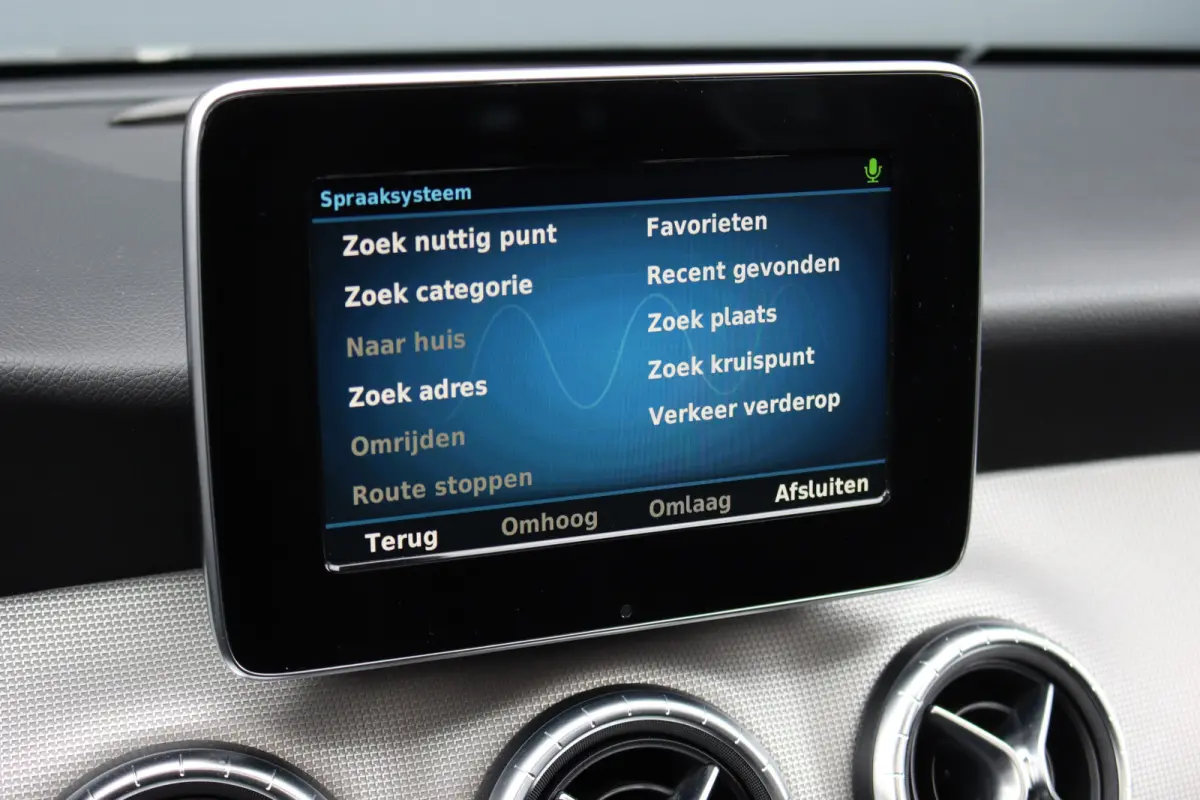 200 Prestige | Panoramadak | Memory | Stoelverwarming | Zitcomfortpakket | Cruise Control | Navigatie |