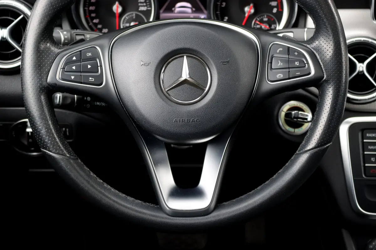 200 Prestige | Panoramadak | Memory | Stoelverwarming | Zitcomfortpakket | Cruise Control | Navigatie |