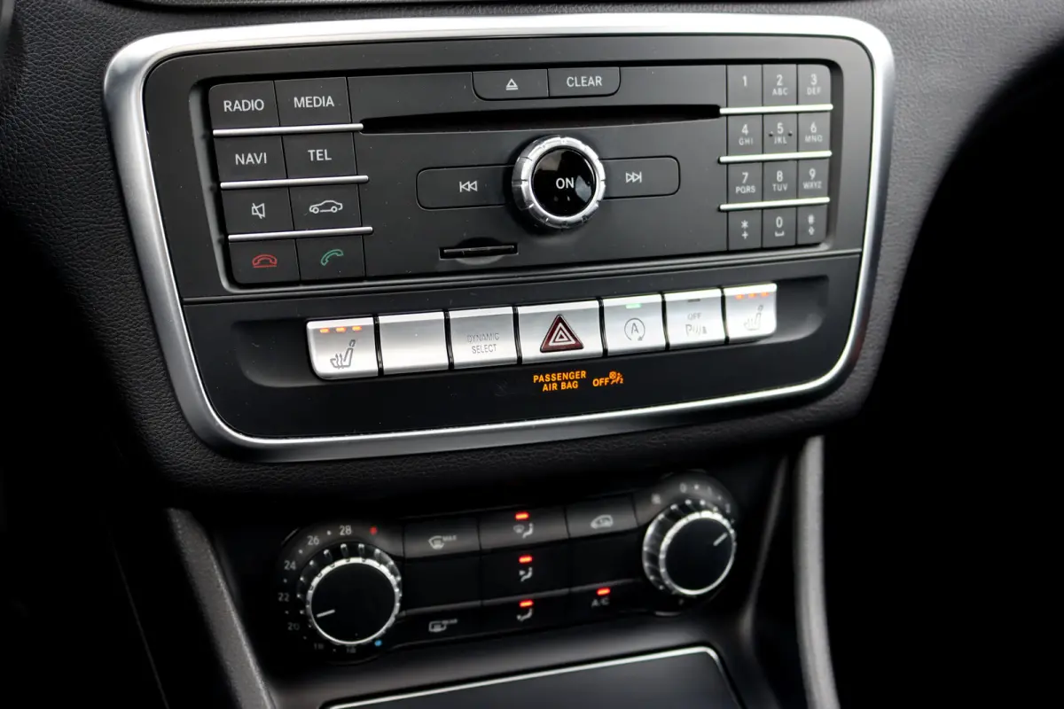 200 Prestige | Panoramadak | Memory | Stoelverwarming | Zitcomfortpakket | Cruise Control | Navigatie |